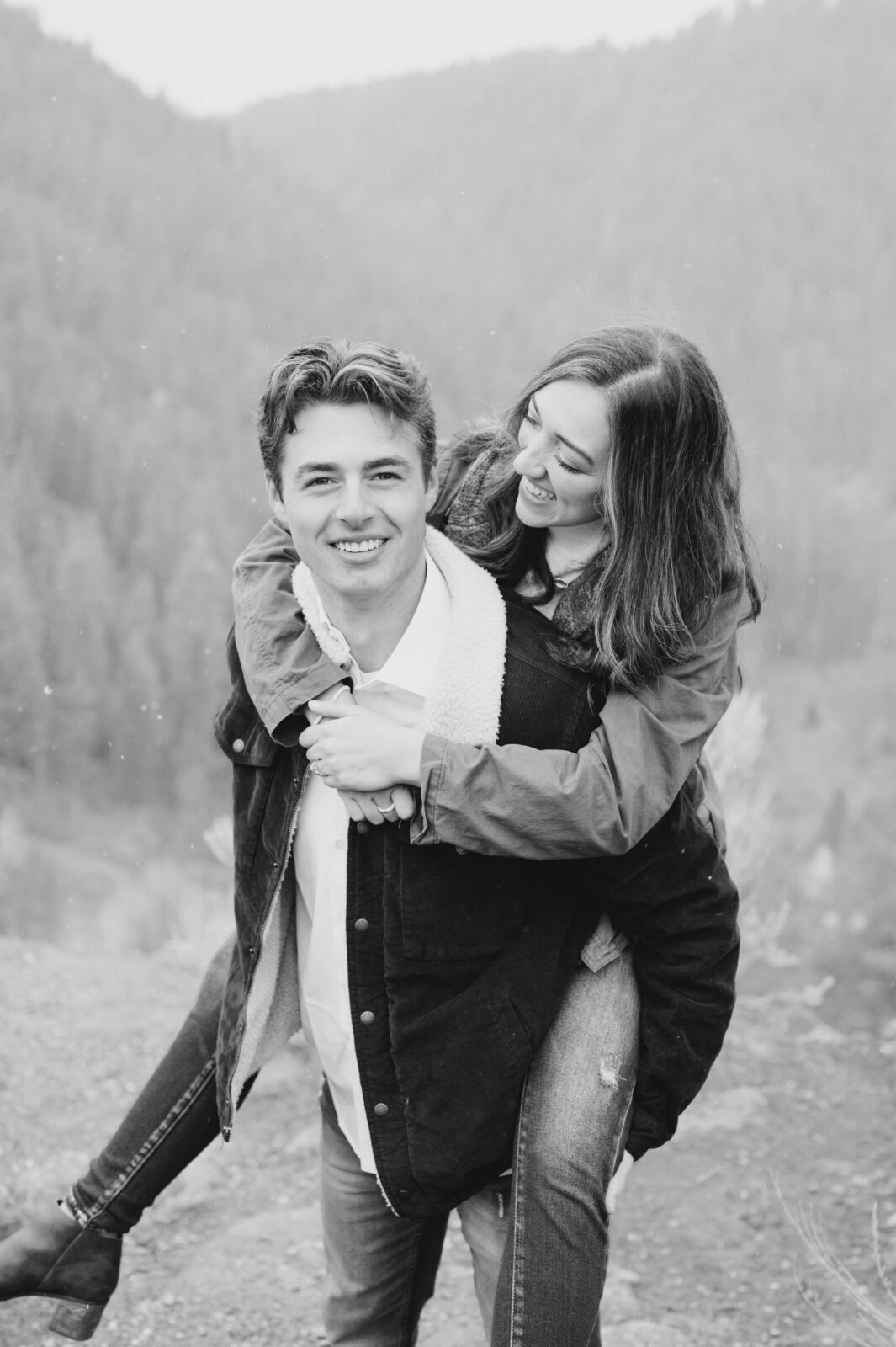 Engagement photographer in Rexburg